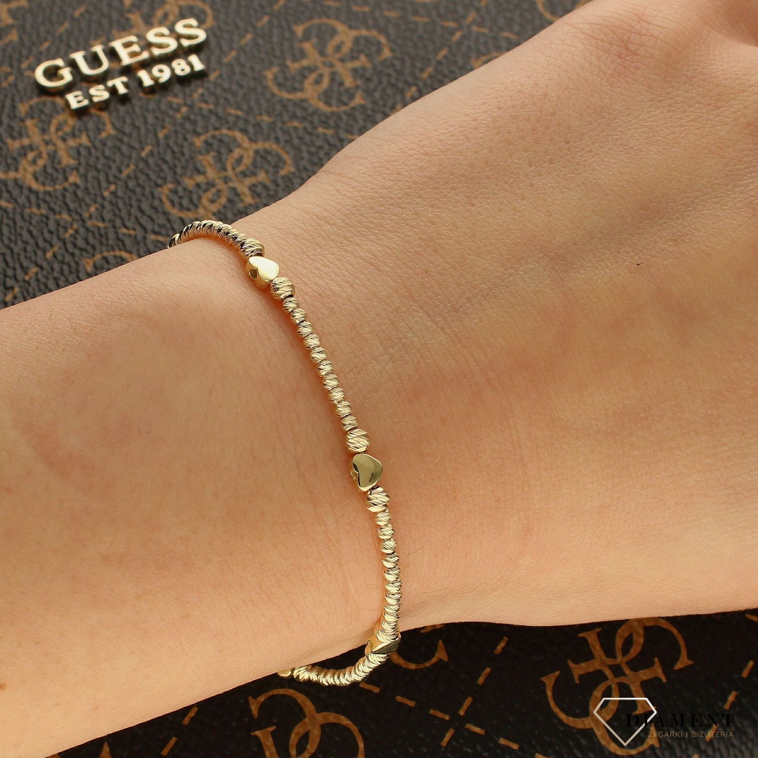 Złota bransoletka celebrytka 'Walentynka dla zakochanych' serce i grawerowane kuleczki BR 4227.jpg